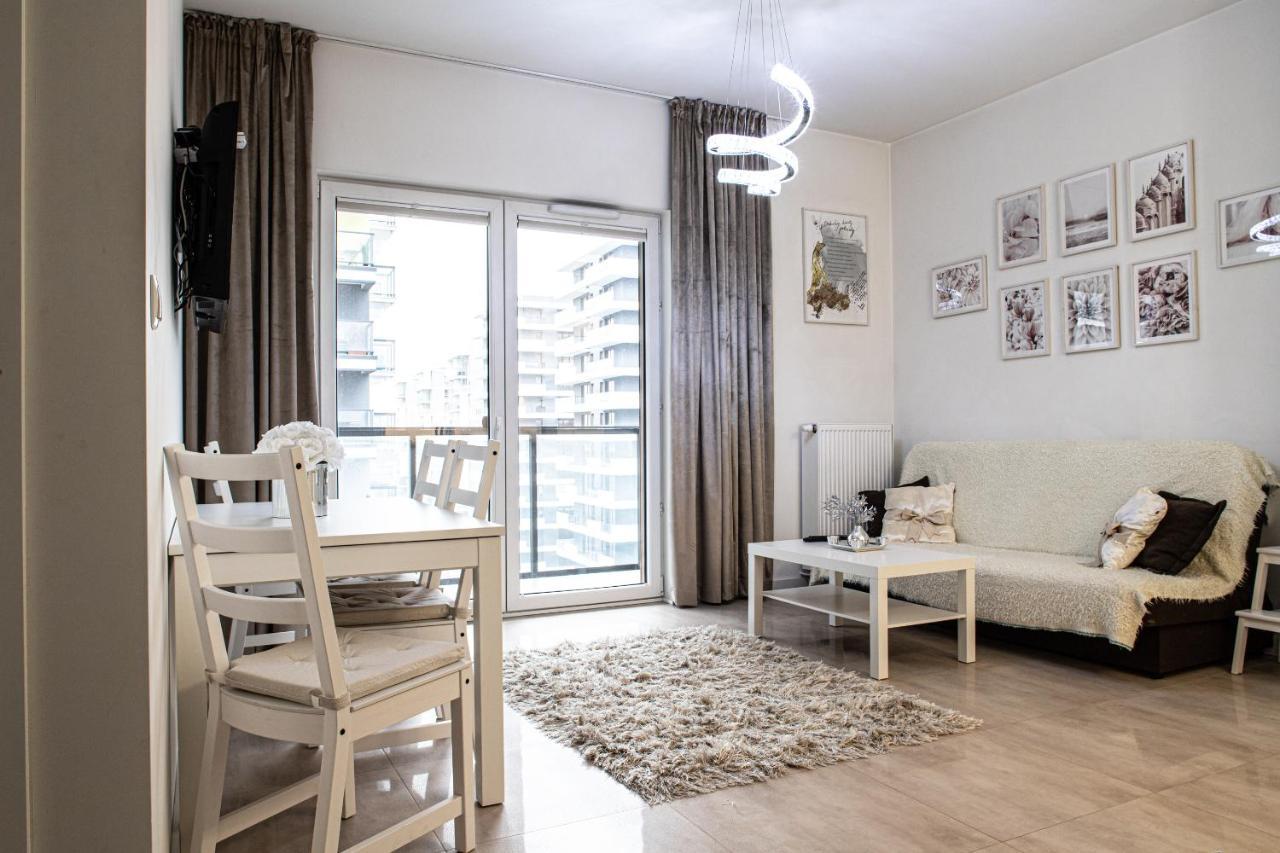 Wola Glamour Apartment وارسو المظهر الخارجي الصورة